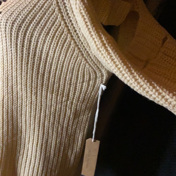 Jella C. Cream Sweater (Missy) - Picture 11 of 11